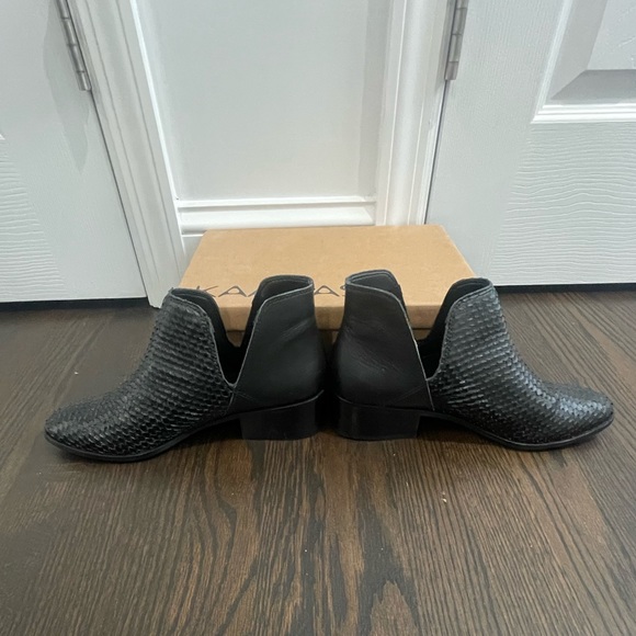Kaanas Como Scale Booties - Picture 10 of 13